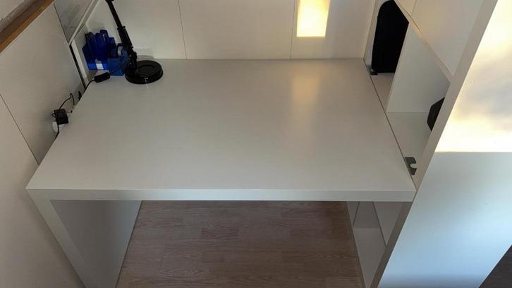 IKEA kallax bureau met vakken, Huis en Inrichting, Bureaus, Zo goed als nieuw, Bureau, Ophalen