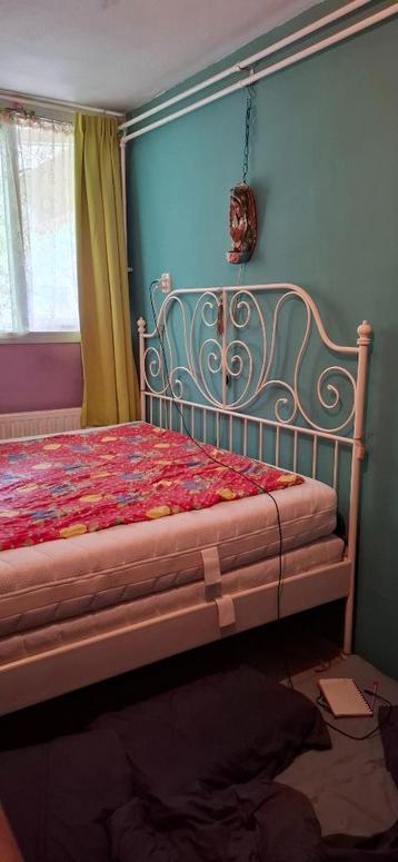 Tweepersoonsbed wit met matras en lattenbodem (160x200) beschikbaar voor biedingen