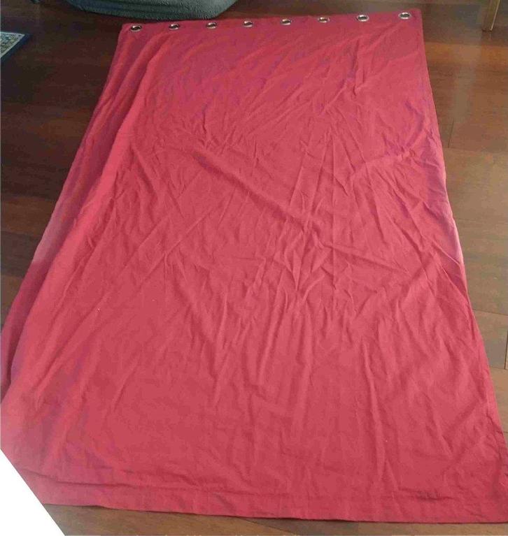 Gordijn rood 145 cm breed 250 cm lang met 8 ringen en meer, Huis en Inrichting, Stoffering | Gordijnen en Lamellen, Gebruikt, 200 cm of meer