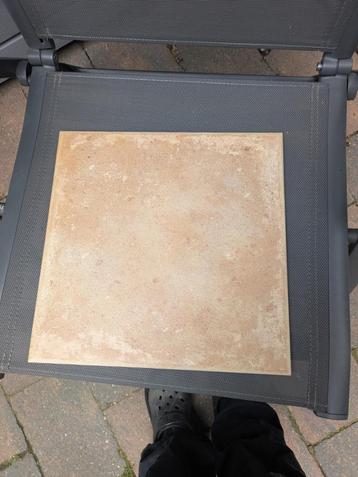 Vloertegels beschikbaar voor biedingen