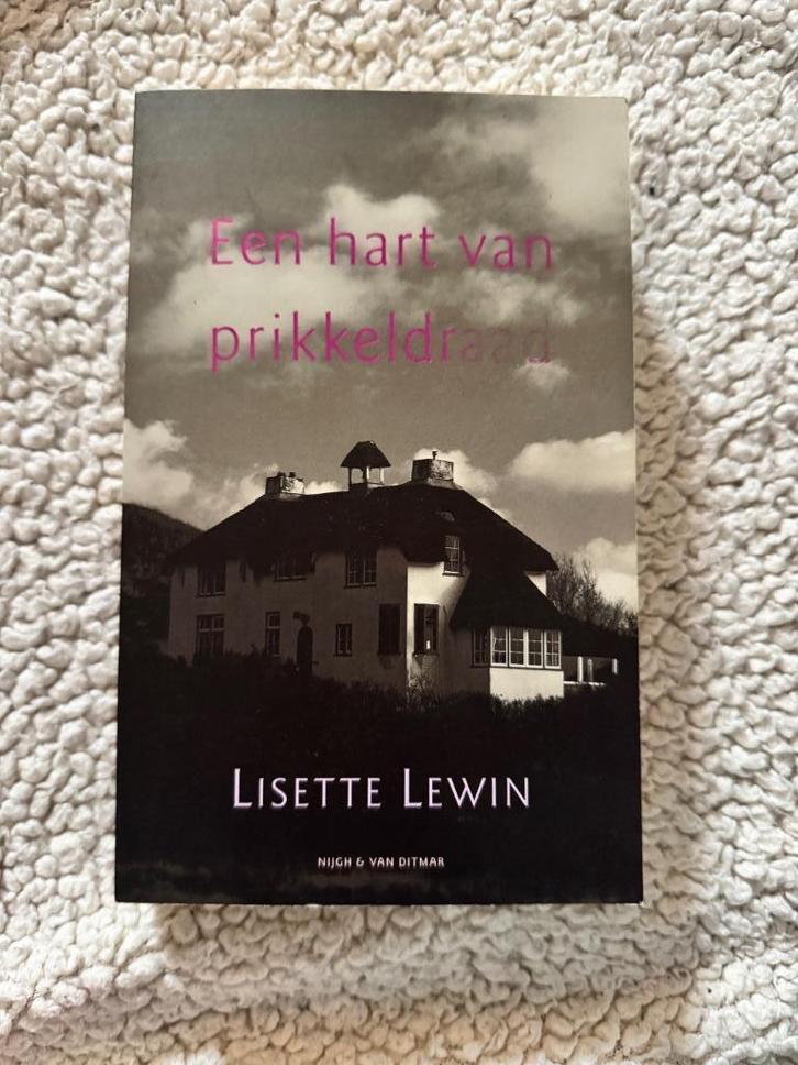 Lisette Lewin - Een hart van prikkeldraad, Boeken, Literatuur, Zo goed als nieuw, Ophalen of Verzenden
