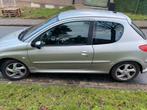 Peugeot 206 1.4 16V 3D 2006 Grijs, Auto's, Voorwielaandrijving, 1360 cc, 31 €/maand, 4 cilinders