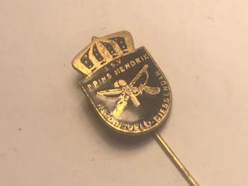 Emaille S.S.V. PRINS HENDRIK Speld (Zwart/Messingkleur). beschikbaar voor biedingen