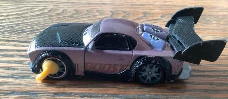 CARS  METALEN AUTO BOOST MET WIELKLEM, Hobby en Vrije tijd, Modelauto's | Overige schalen, Zo goed als nieuw, Auto, Ophalen of Verzenden
