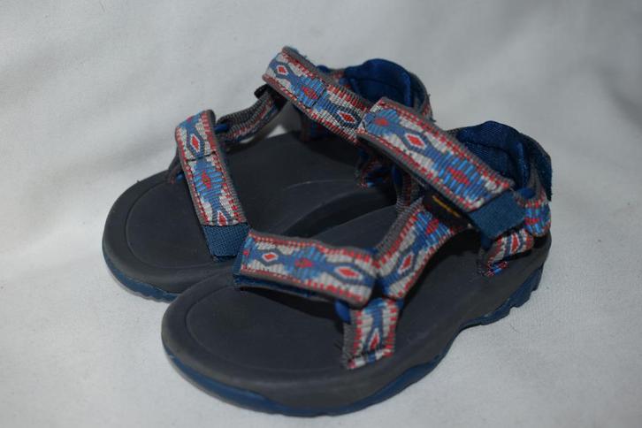 TEVA maat 20 sandalen blauw rood groen NIEUW, Kinderen en Baby's, Kinderkleding | Schoenen en Sokken, Nieuw, Schoenen, Jongen