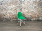 Vitra Eames Plastic Side Chair DSW groen bij TheReSales, Overige kleuren, Ophalen of Verzenden, Zo goed als nieuw, Eén