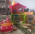 Pinypon school met poppen en auto, Ophalen of Verzenden, Zo goed als nieuw, Poppenhuis