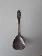 Zilveren suikerlepel met mooie bewerking., Ophalen of Verzenden, Zo goed als nieuw, Zilver, Los bestek