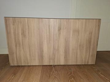 Ikea houten kast met deuren en plank. 1206442