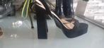 Nieuwe zwarte suede pump, Kleding | Dames, Schoenen, Ophalen of Verzenden, Zo goed als nieuw, Zwart