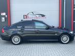 BMW 3-serie 318i High Executive NAVI/PDC/STOELVERW/XENON/CRU, Automaat, Euro 5, Zwart, Zwart