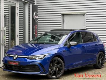 Volkswagen Golf 1.5 eTSI Blackstyle R-Line|Pano|IQ Light|Sfe beschikbaar voor biedingen