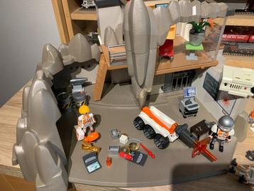 playmobil  top agents  hoofdkwartier   met veel onderdelen beschikbaar voor biedingen