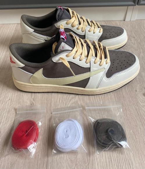 Travis Scott mocha revearse low dunks, Kleding | Heren, Schoenen, Nieuw, Sneakers of Gympen, Bruin, Ophalen of Verzenden