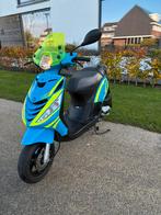 Zip snorscooter frisse scooter, Fietsen en Brommers, Scooters | Piaggio, Ophalen of Verzenden, Zo goed als nieuw, Benzine, Zip