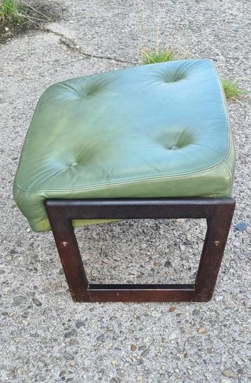 Groen leren verstelbare hocker  - voetenbank  '70 - '80 beschikbaar voor biedingen