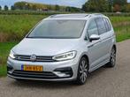 Volkswagen Touran TSI Highline Business R-Line 7Pers /Pano/T, Voorwielaandrijving, Stof, Gebruikt, Euro 6
