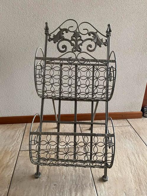 Sierlijk metalen tijdschriftenrek opbergrek – vintage stijl, Huis en Inrichting, Woonaccessoires | Krantenbakken en Lectuurbakken