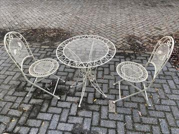Charmante bistro,Tuinset - Tafel & 2 Stoelen beschikbaar voor biedingen