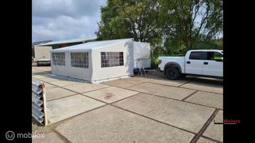 UNIEK! Motorsport schamel aanhanger 600x235 3500KG 4 asser beschikbaar voor biedingen