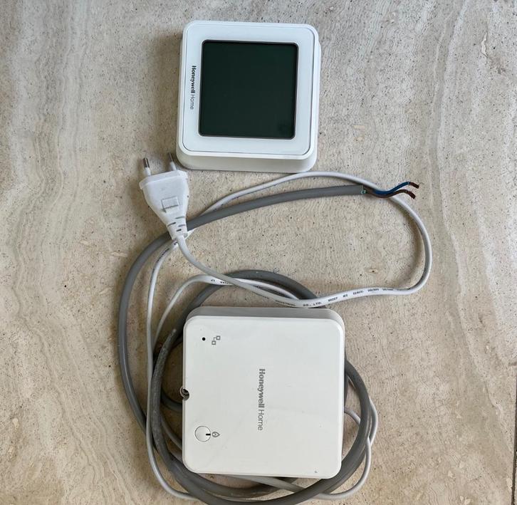 Honeywell Home thermostaat, Doe-het-zelf en Verbouw, Thermostaten, Zo goed als nieuw, Slimme thermostaat, Ophalen of Verzenden