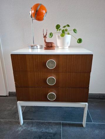 Retro vintage ladekastje/ nachtkastje jaren 70 beschikbaar voor biedingen