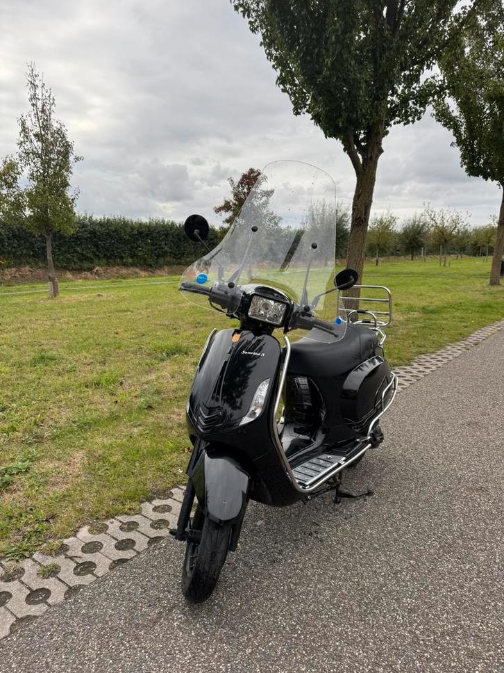 Mooie La souris 2022, Fietsen en Brommers, Snorfietsen en Snorscooters, Zo goed als nieuw, Overige merken, Benzine, Ophalen of Verzenden