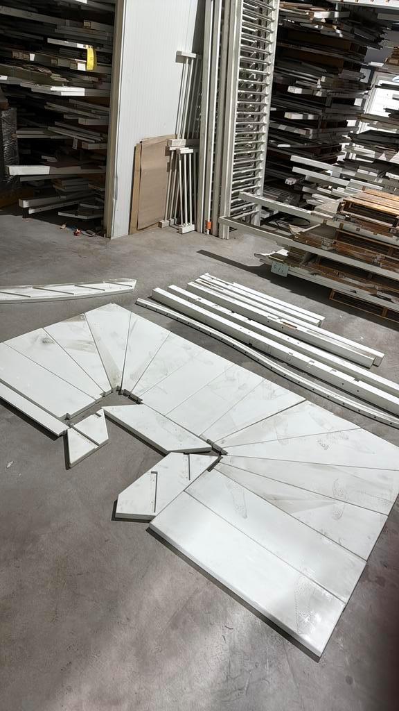 2 kwart trap 3050 hoog volledig hardhout open, Doe-het-zelf en Verbouw, Ladders en Trappen, 2 tot 4 meter, Ophalen