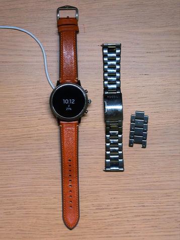 Fossil Carlyle HR Gen 5 Smartwatch + 2 Banden beschikbaar voor biedingen