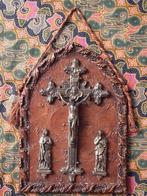 Mooie antieke hanger uit Frankrijk met kruisbeeld 38,5 cm., Antiek en Kunst, Antiek | Religie, Ophalen of Verzenden