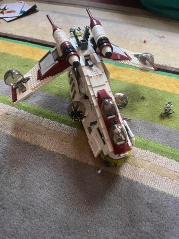 Republican gunship clone transporter beschikbaar voor biedingen