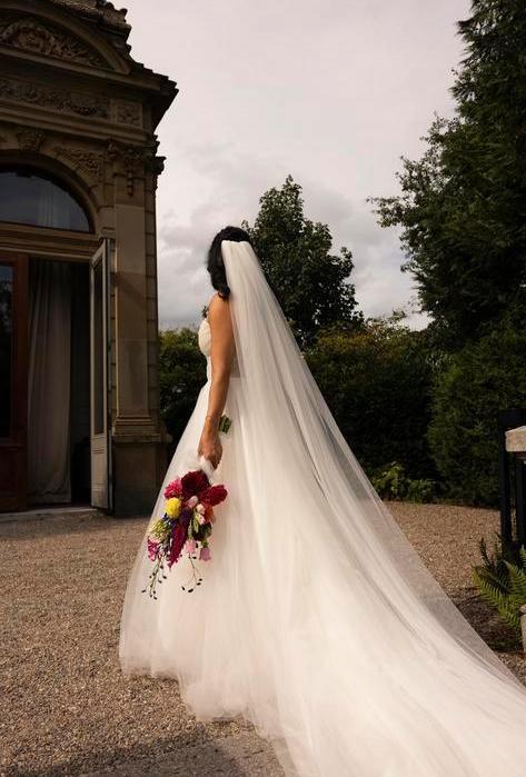 Milla Nova Trouwjurk + Sluier - KOONINGS, Kleding | Dames, Trouwkleding en Trouwaccessoires, Zo goed als nieuw, Trouwjurk, Wit