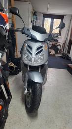 Aprilia Sportcity Cube 300 - Lees beschrijving, Fietsen en Brommers, Scooters | Aprilia, Ophalen, 300 cc