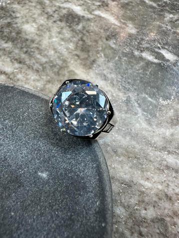 Prachtige 925 zilveren Ring met zirkonia beschikbaar voor biedingen