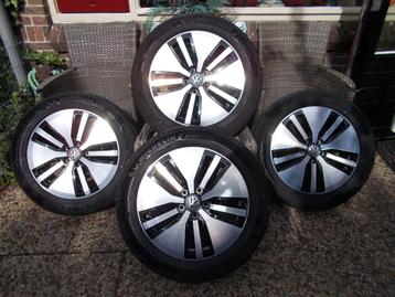 VW 17 INCH VELGEN MET ZOMERBANDEN ORIGINEEL VW SCHADEVRIJ beschikbaar voor biedingen