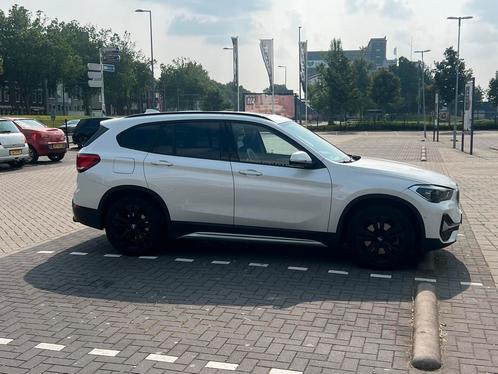 BMW X1 High Executive Sdrive20i / M-Sport / NL auto, Auto's, BMW, Particulier, X1, ABS, Adaptieve lichten, Airbags, Airconditioning