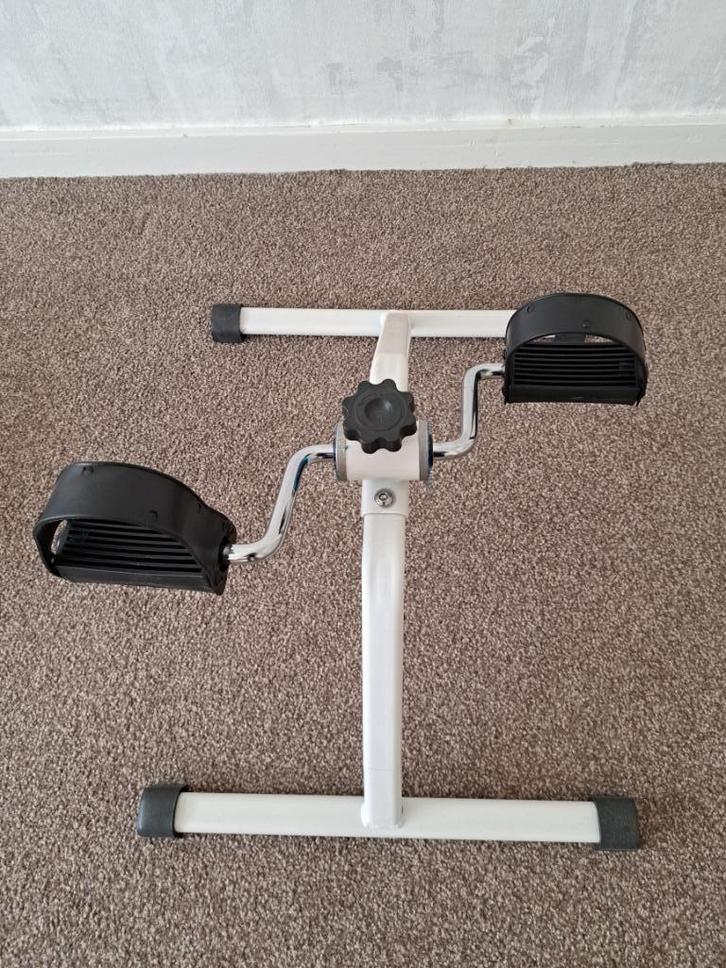 fietstrainer, Sport en Fitness, Fitnessapparatuur, Zo goed als nieuw, Hometrainer, Armen, Benen, Ophalen