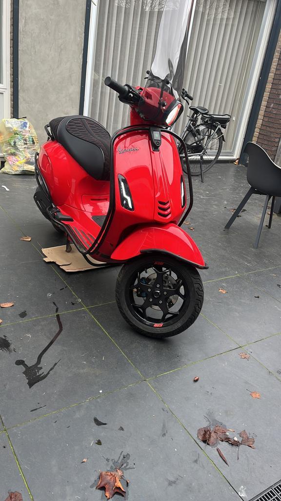 Super dikke vol in de custom opties vespa sprint 50cc, Fietsen en Brommers, Scooters | Vespa, Zo goed als nieuw, Overige modellen