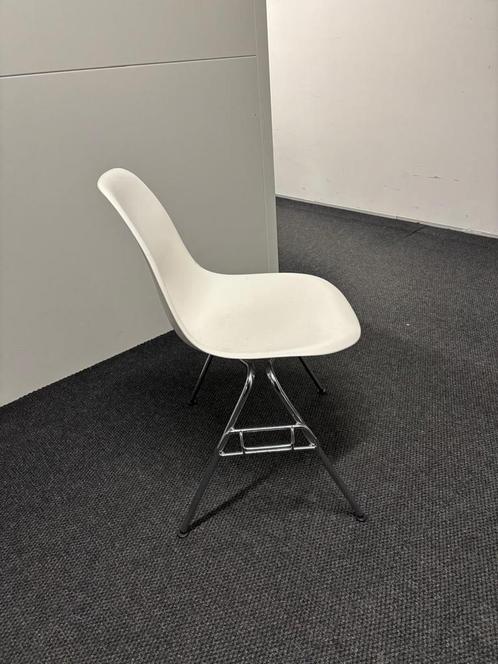 Vitra eames stoel wit set 4 stuks, Huis en Inrichting, Stoelen, Gebruikt, Vier, Wit, Ophalen