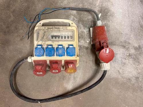 verdeelkast / werfkast met krachtstroom en 230V uitgangen, Doe-het-zelf en Verbouw, Elektra en Kabels, Gebruikt, Verzenden