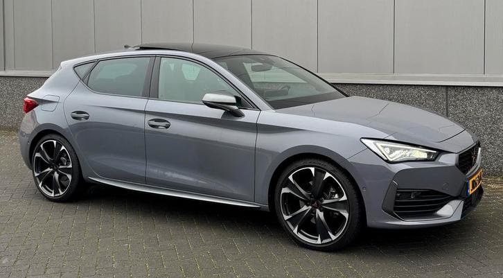 Cupra Leon 1.4 E-hybrid 204Pk Nardo Pano Leder inruil moge, Auto's, Cupra, Bedrijf, Leon, ABS, Achteruitrijcamera, Adaptieve lichten