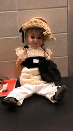 Antiek vintage porseleinen pop met mooie hoed en tasje, Verzamelen, Poppen, ., Ophalen of Verzenden, Zo goed als nieuw, .