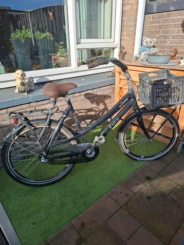 26 inch dames/ meiden fiets BAND VOOR IS LEK 10 euro beschikbaar voor biedingen