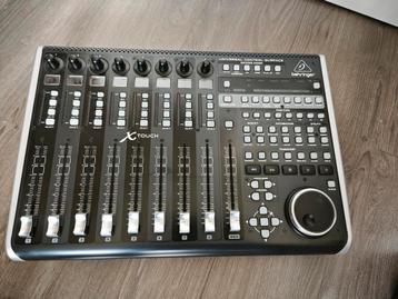 Behringer X touch beschikbaar voor biedingen