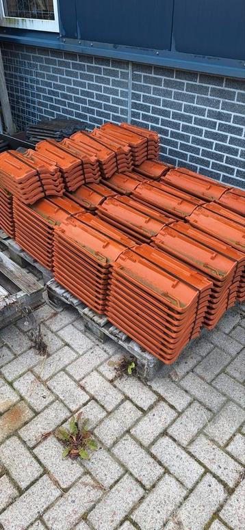 C.a. 180 Dakpannen Monier 6  beschikbaar voor biedingen