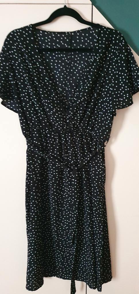 ZGAN ZWART/WIT JURKJE..maat 1xl...NIEUWSTAAT!, Kleding | Dames, Jurken, Zo goed als nieuw, Maat 42/44 (L), Zwart, Knielengte, Ophalen of Verzenden