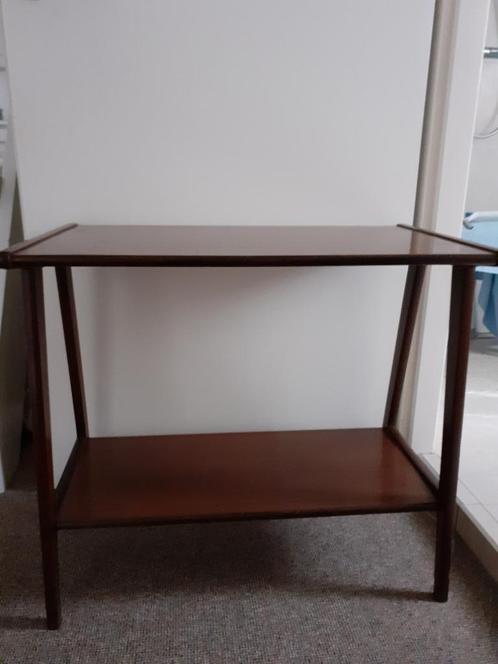 Vintage tv tafel bijzettafel Deens design teakhout, Antiek en Kunst, Antiek | Meubels | Tafels, Ophalen