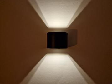2 nieuwe wandlampen incl. lichtbron beschikbaar voor biedingen