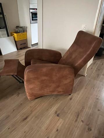 Lekker relaxstoel nubuck leer - Perfecte staat! beschikbaar voor biedingen