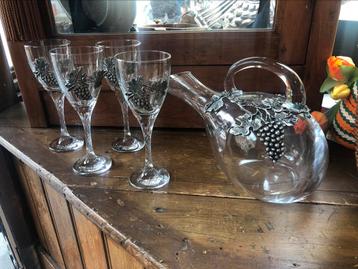 Vintage glazen karaf & wijnglazen met druiven motief van tin beschikbaar voor biedingen